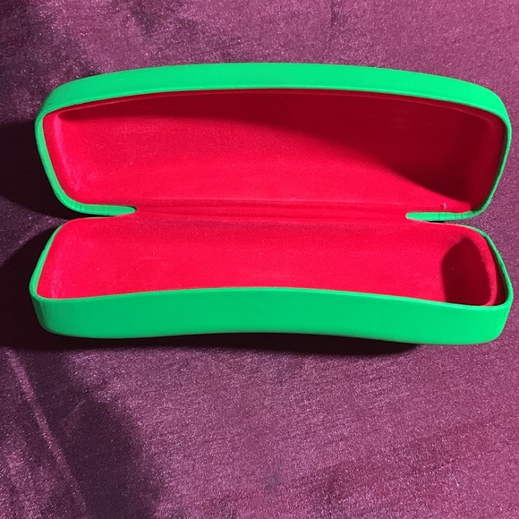 Ray-Ban Eye Glass Case Hard Shell Protective Green w/Red Interior - Picture 2 of 5